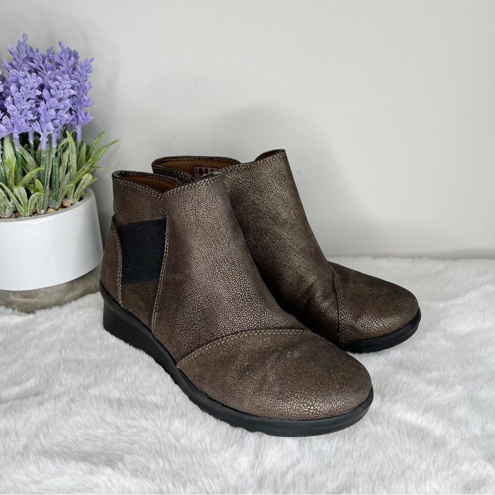 Clarks Cloudsteppers Caddell Shimmery Metallic Brown Leather Wedge Heel Boots 6W